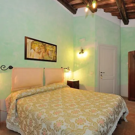 Vakantiehuis Casale Rosso Castel San Felice